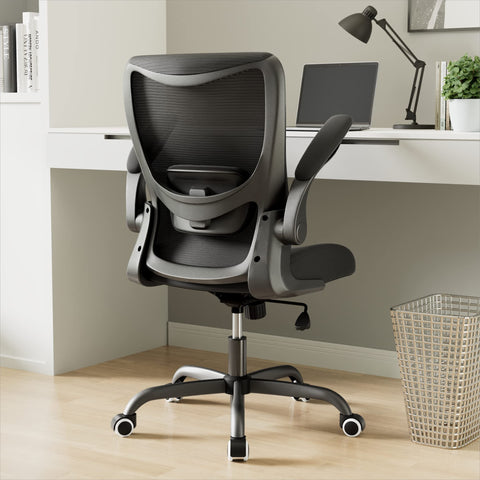 MUXX.STIL office chair with lumbar support for better posture during long workdays.