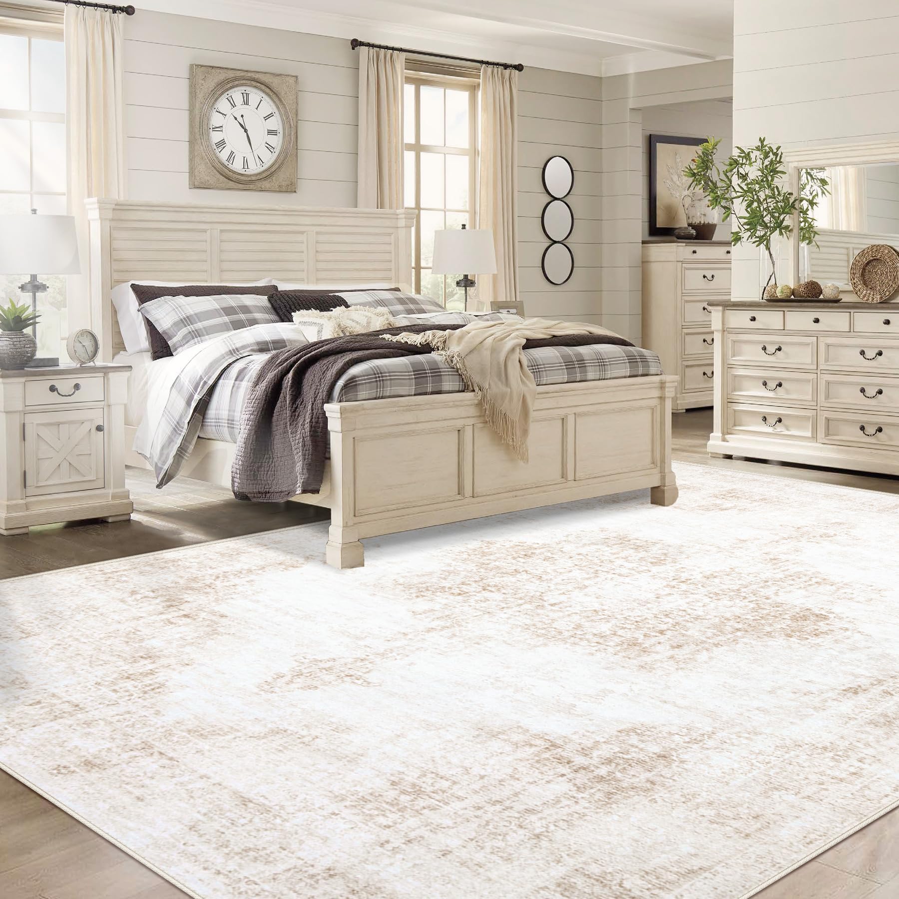 MXSANYOO soft low-pile rug; smooth underfoot and easy to vacuum.