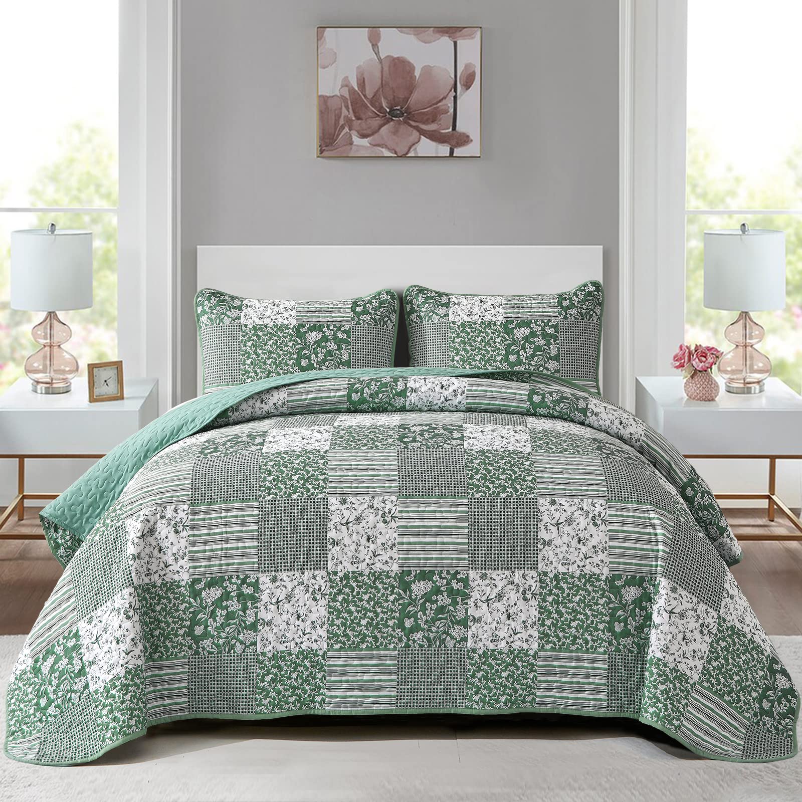Mybedsoul Green Boho quilt set with plaid patchwork for cozy bed styling.