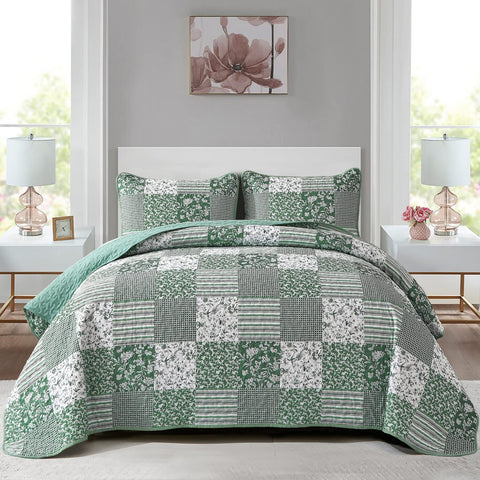 Mybedsoul Green Boho quilt set with plaid patchwork for cozy bed styling.