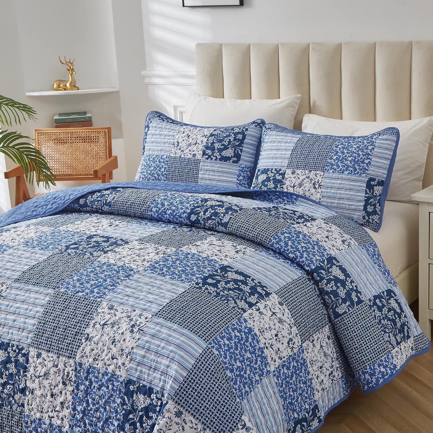 Mybedsoul plaid floral bedspread close-up shows vibrant pattern and lightweight microfiber comfort