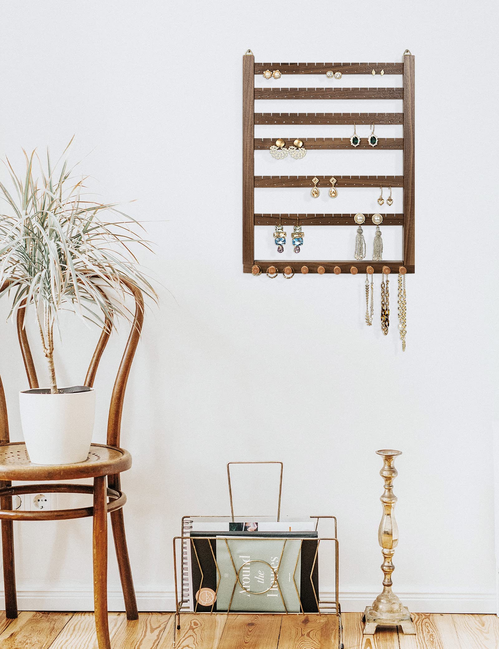 Mymazn space-saving display keeps all pieces in view at a glance.
