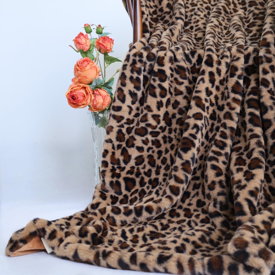MYRU Velboa leopard blanket gift-ready with luxurious texture