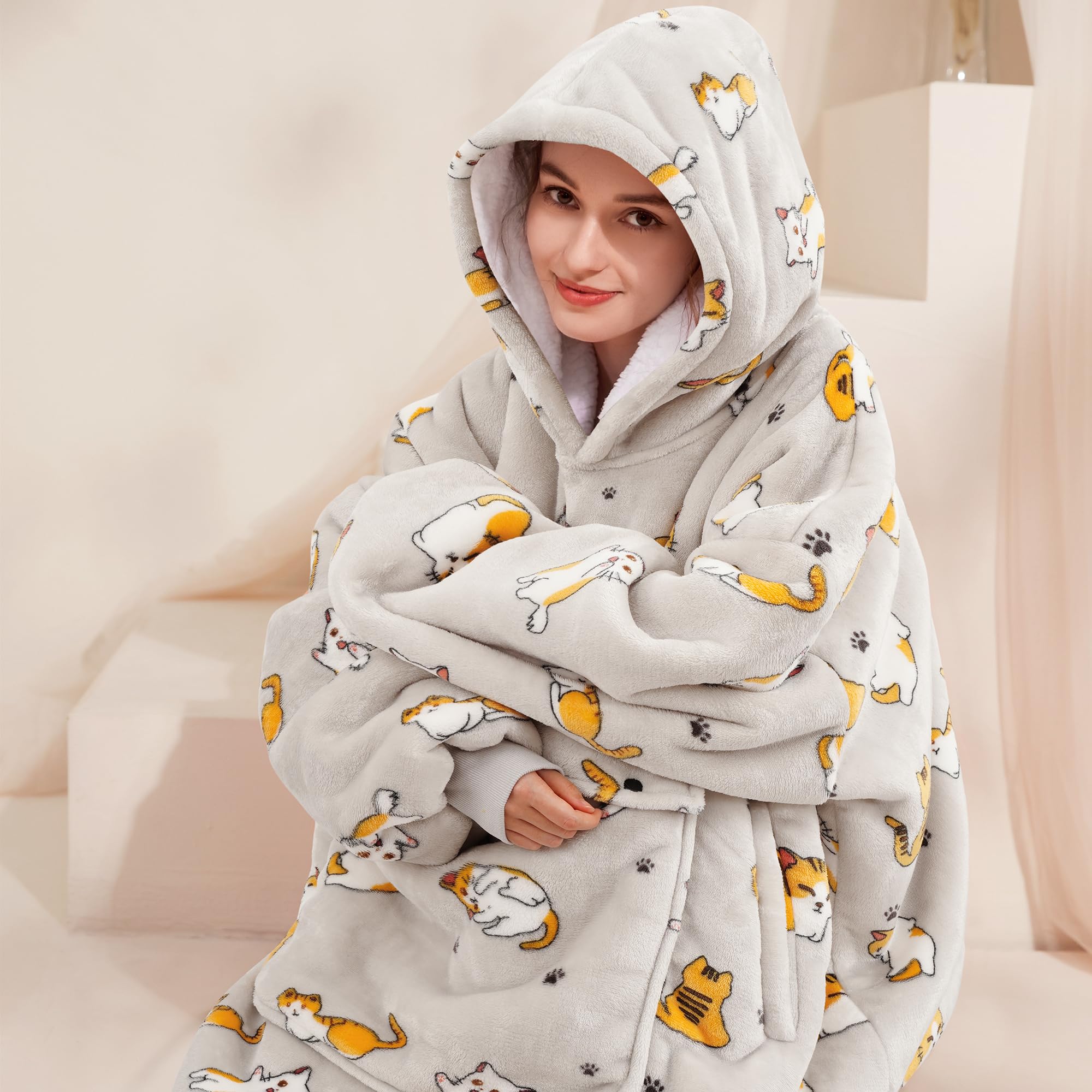 Narecte large kangaroo pocket keeps phone or snacks within reach