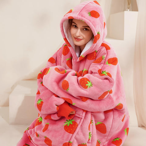 Narecte oversized hood and ribbed cuffs lock in heat.