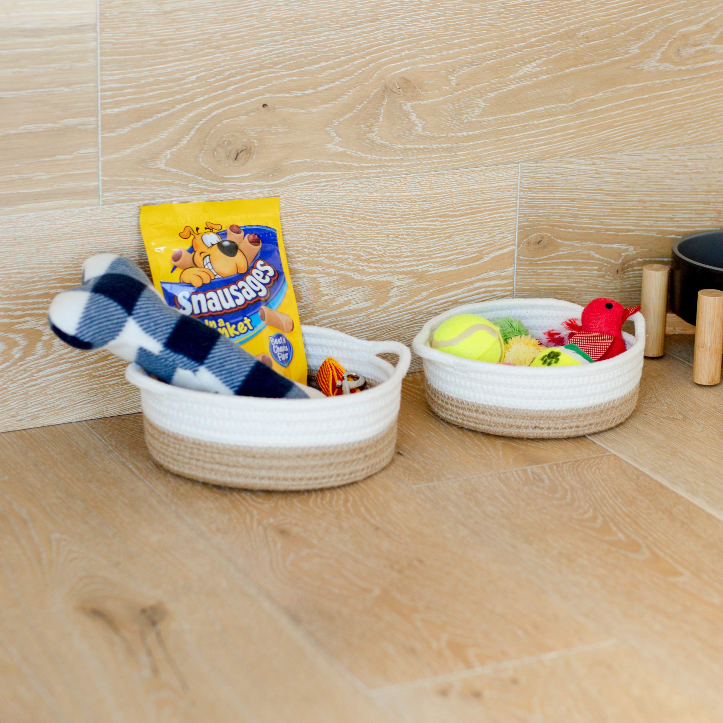 NaturalCozy smallest basket ideal for small accessories.