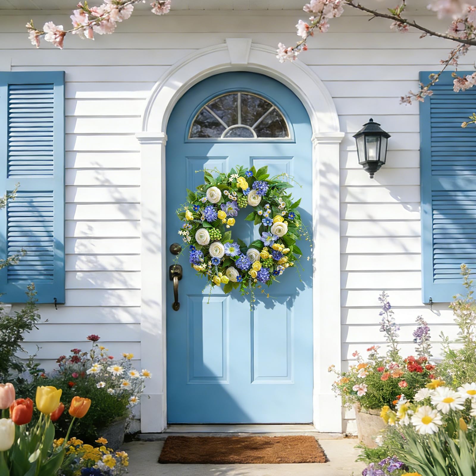 NaturaWre full wreath texture showcases handcrafted look and depth.