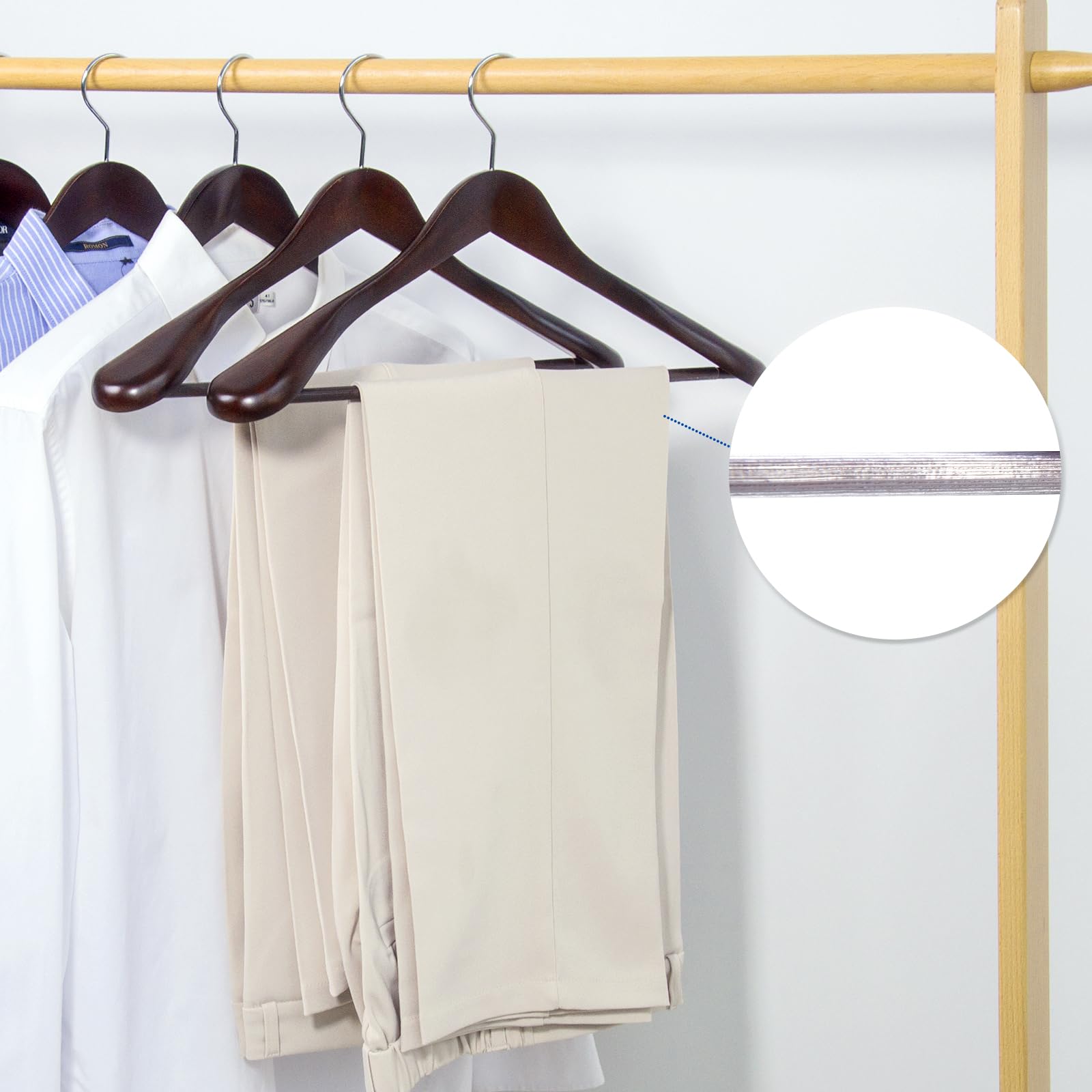 Nature Smile packaging box protects hangers during shipping