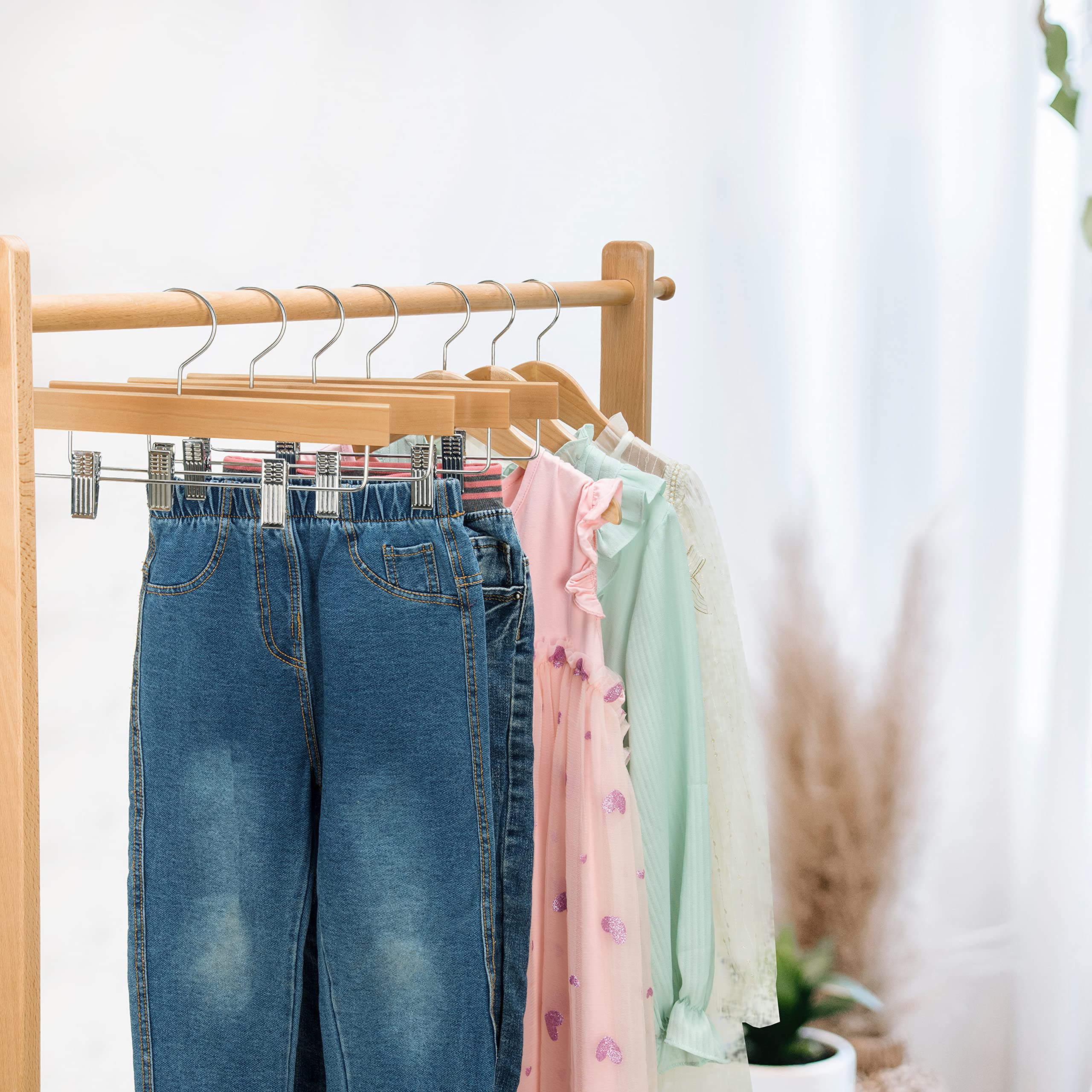 Nature Smile pack of ten keeps kid wardrobes organized