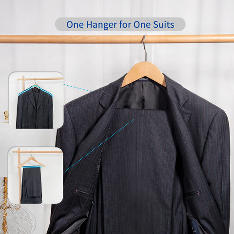 Nature Smile wooden hanger supporting coats and jackets without creasing