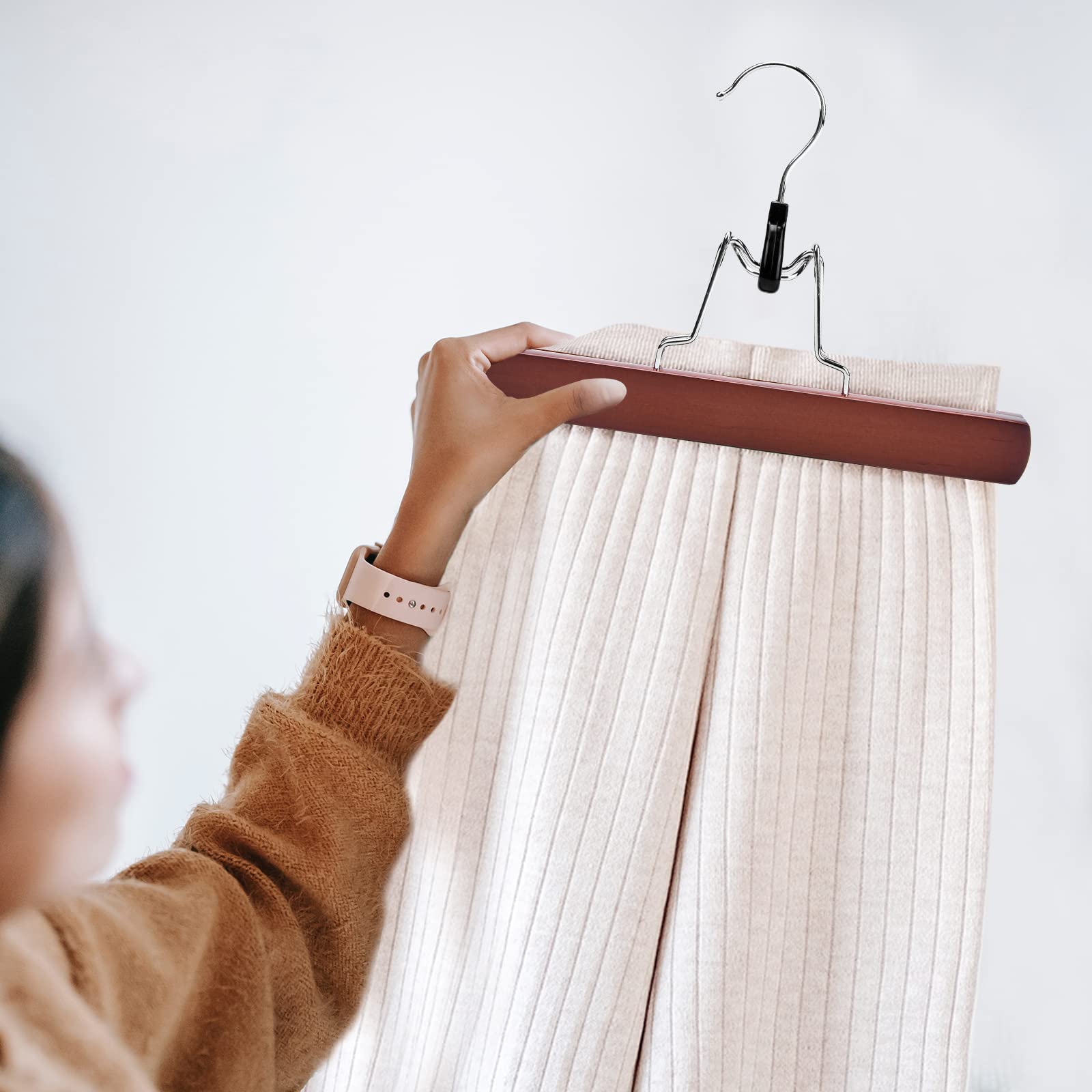 Nature Smile multi-use wooden hangers suitable for skirts, jeans, wigs, and more.