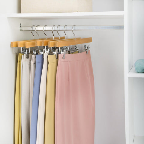 Nature Smile jeans and skirts holder with clips for secure hanging.