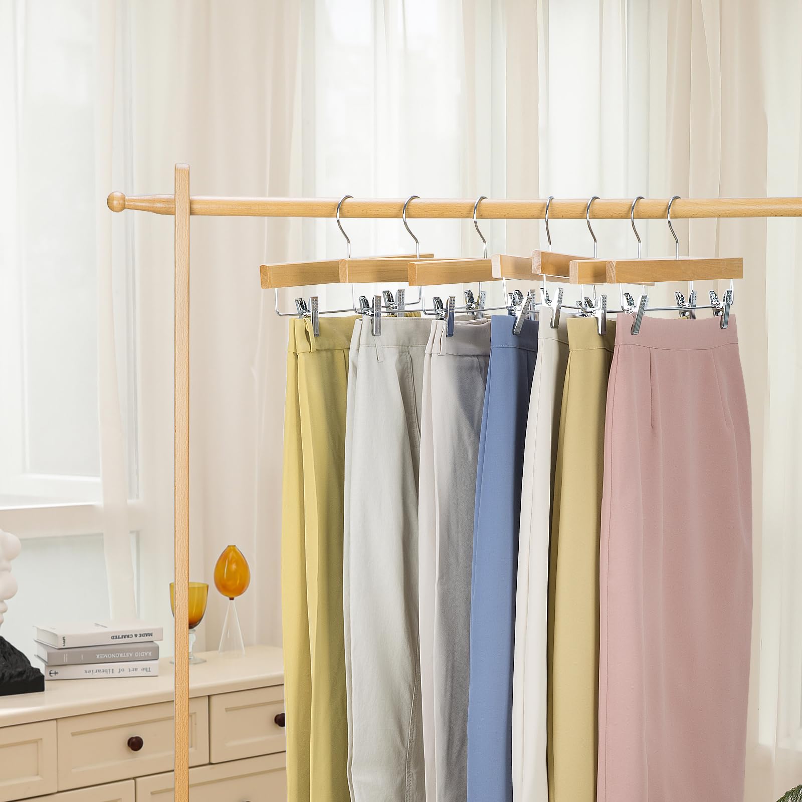 Nature Smile pack of 28 hangers offers scalable organization.
