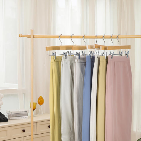 Nature Smile pack of 28 hangers offers scalable organization.