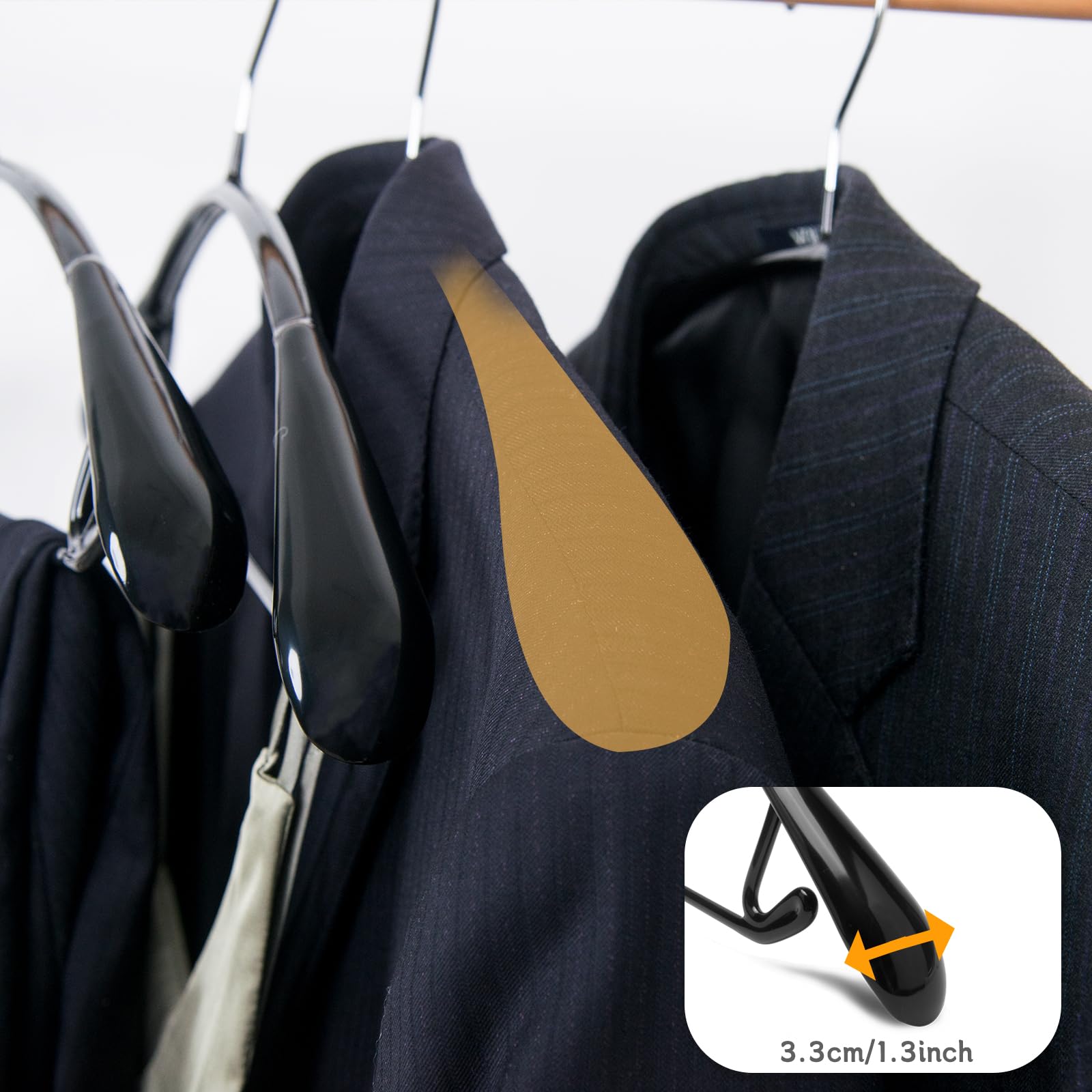 Nature Smile wide-shoulder hanger ideal for sweaters and coats