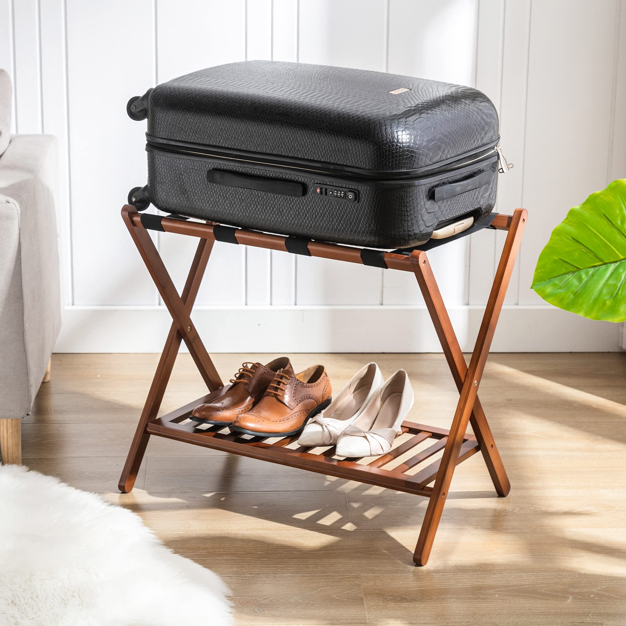 Natuvite stability X-frame image emphasizes wobble-free luggage support.