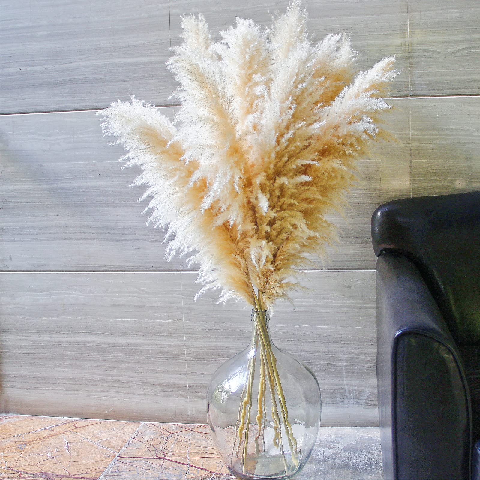 Naunauya tall pampas grass floor vase creates a natural focal point in entryways.