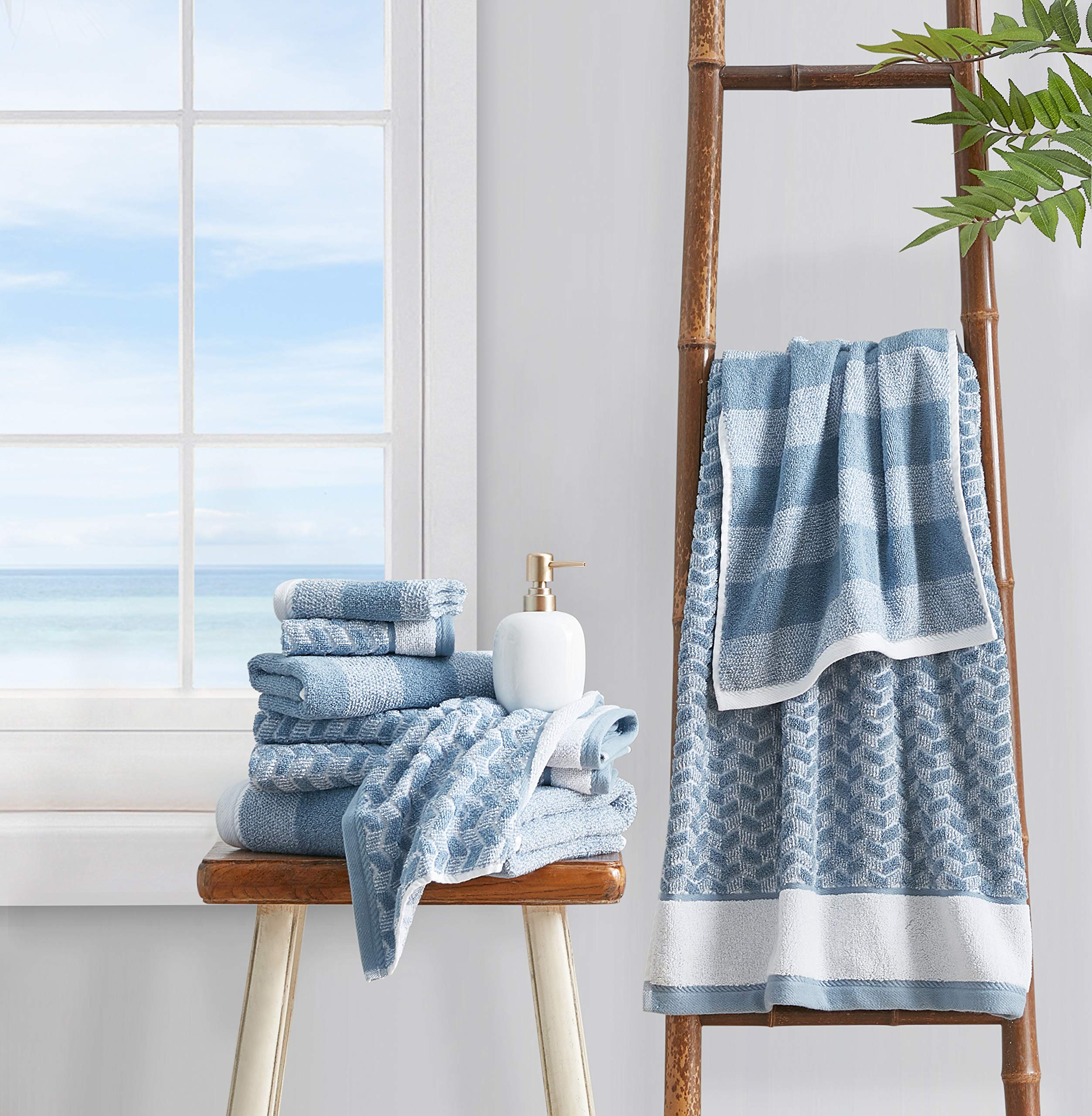 Nautica Oak Lake Blue washcloth flatlay emphasizing compact, absorbent fibers.