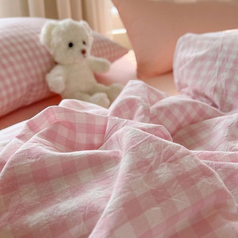 Nayoroom washed microfiber provides lightweight, breathable comfort.