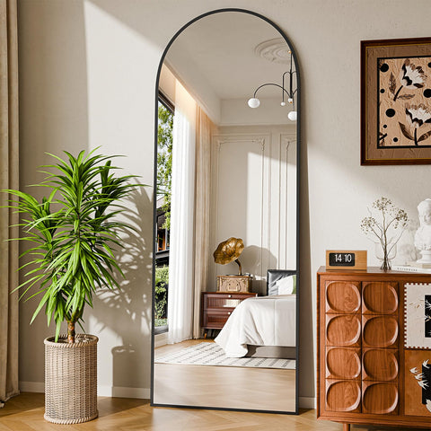 NBGV arch full-length mirror with stand reflects full outfits clearly