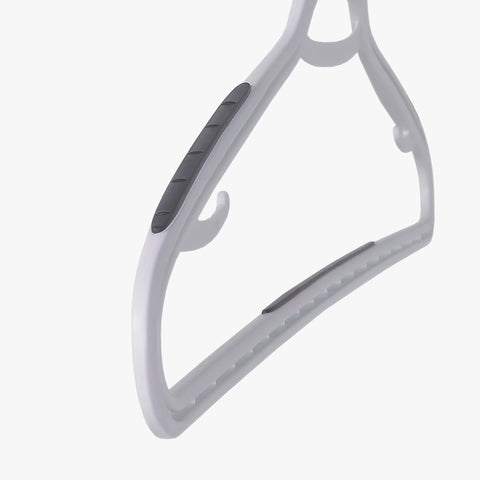 Neatfreak robust W-frame construction supports heavy garments like coats.
