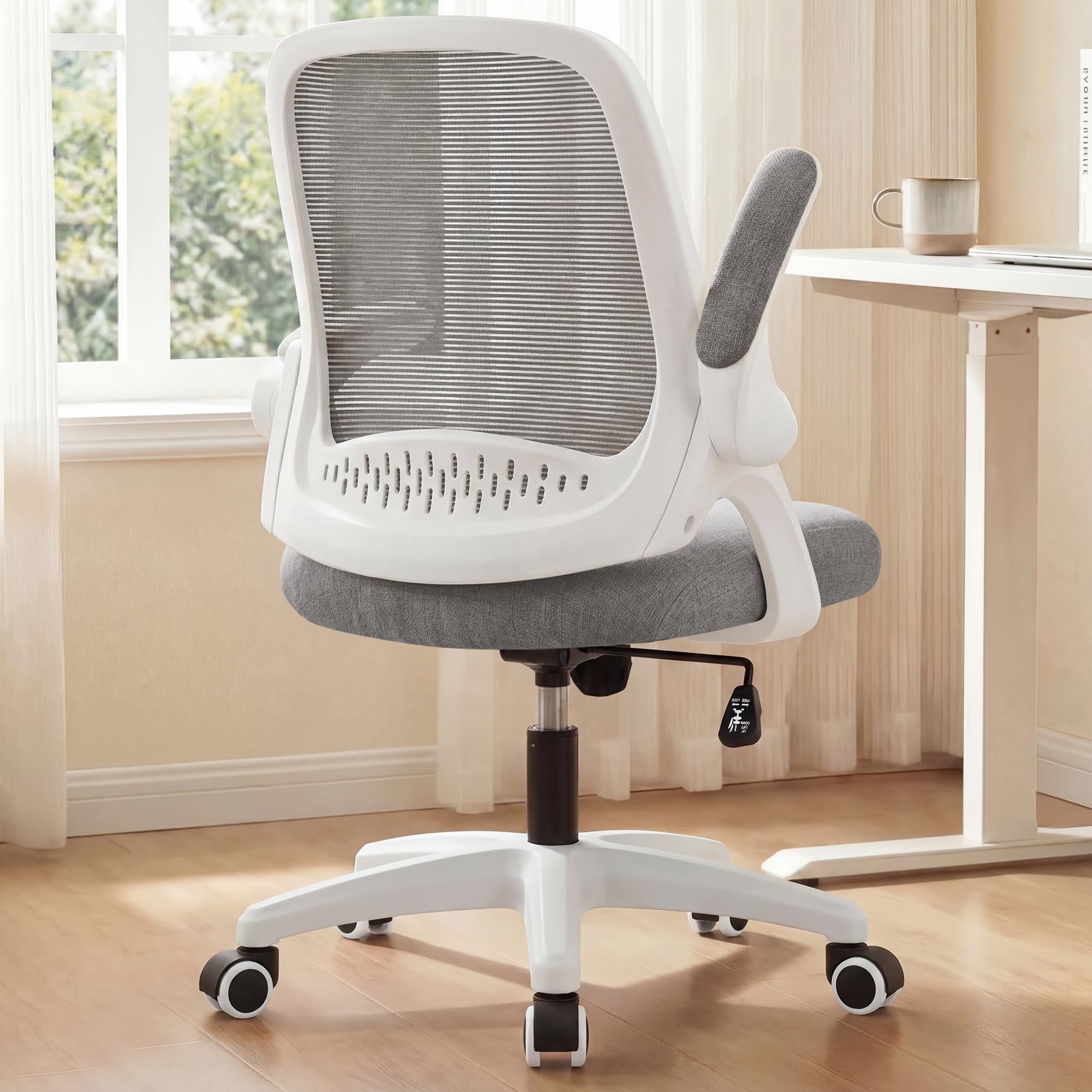 NEO CHAIR breathable mesh back for airflow and cooling during long sessions.