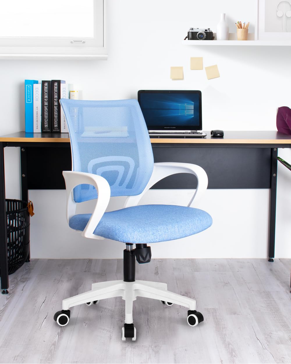 NEO CHAIR FSC-certified wood core reinforces sustainable construction