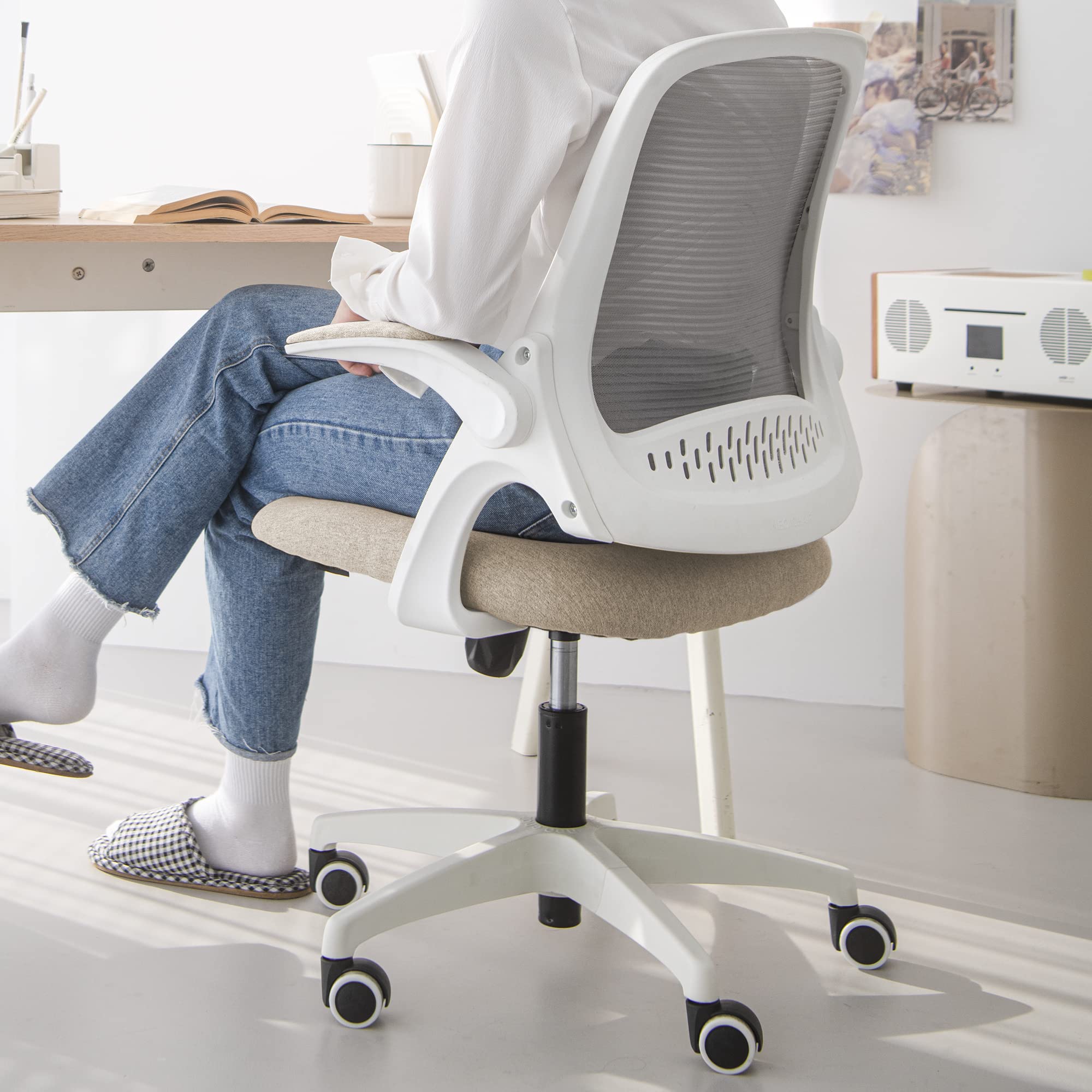 NEO CHAIR ideal for home office and gaming desks.