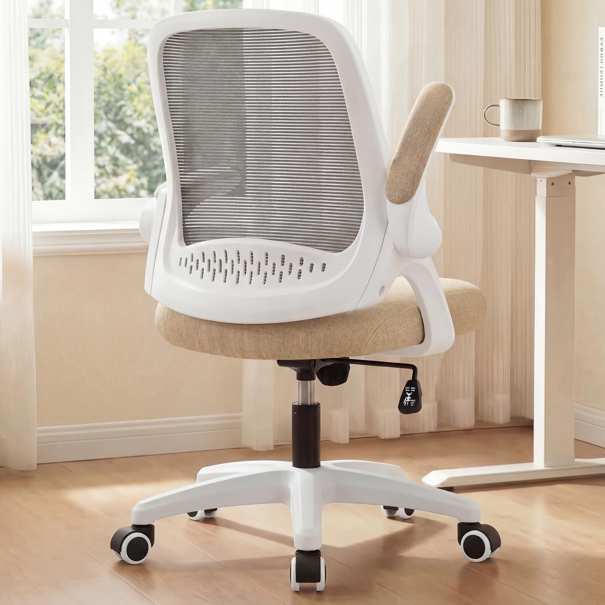 NEO CHAIR mesh back with lumbar support for all-day comfort.