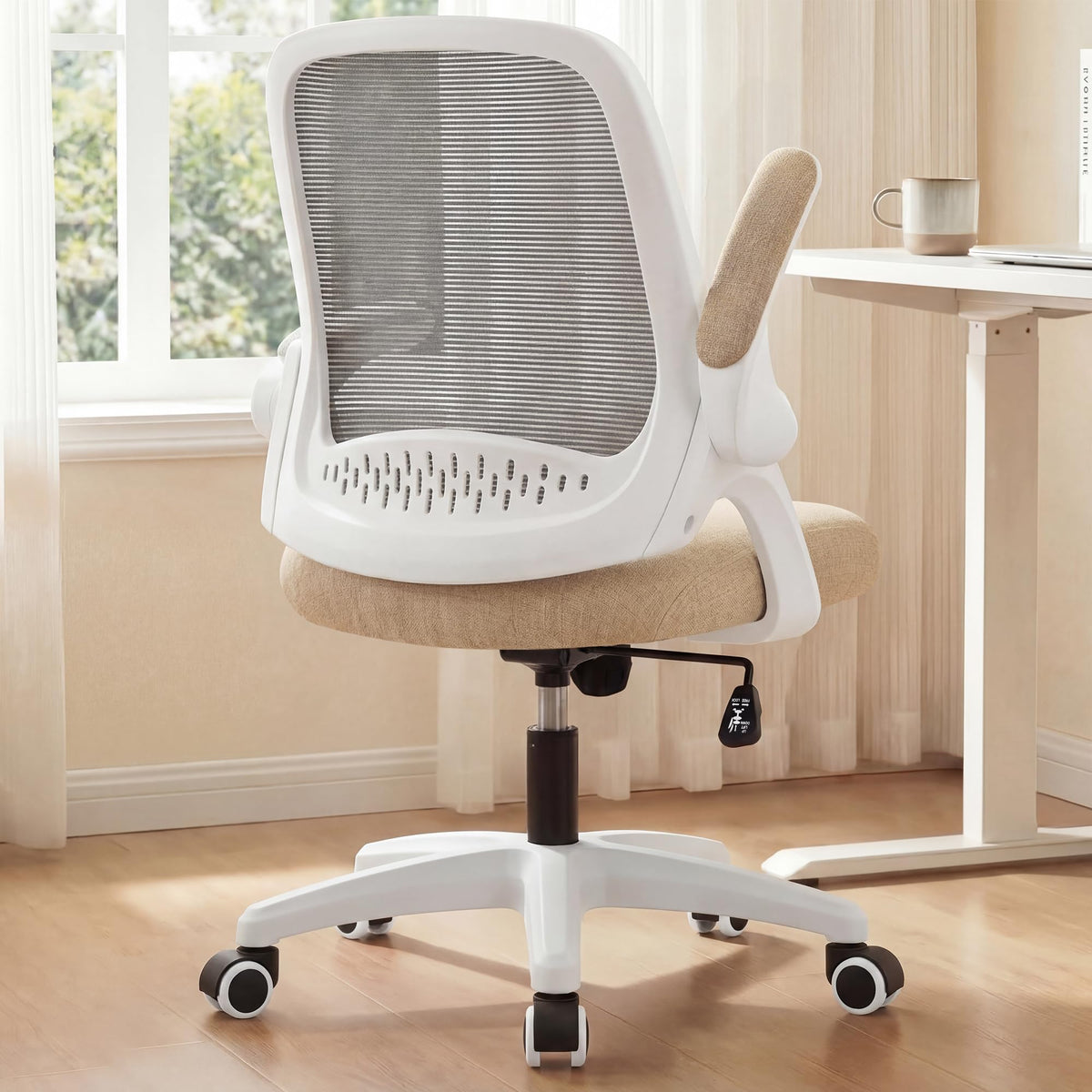 NEO CHAIR mesh back with lumbar support for all-day comfort.