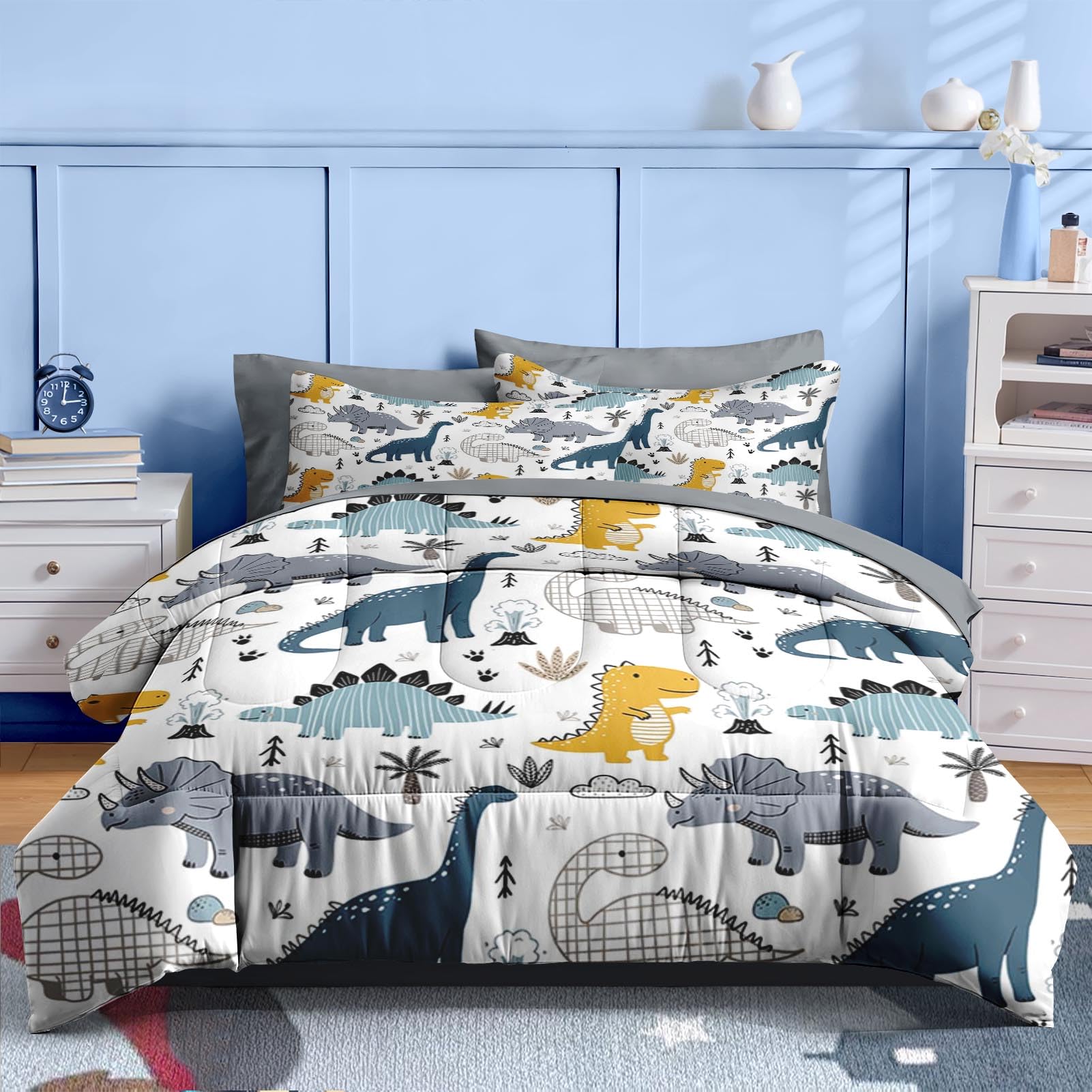 Nesker dino-pattern comforter close-up shows durable stitching and cozy texture.