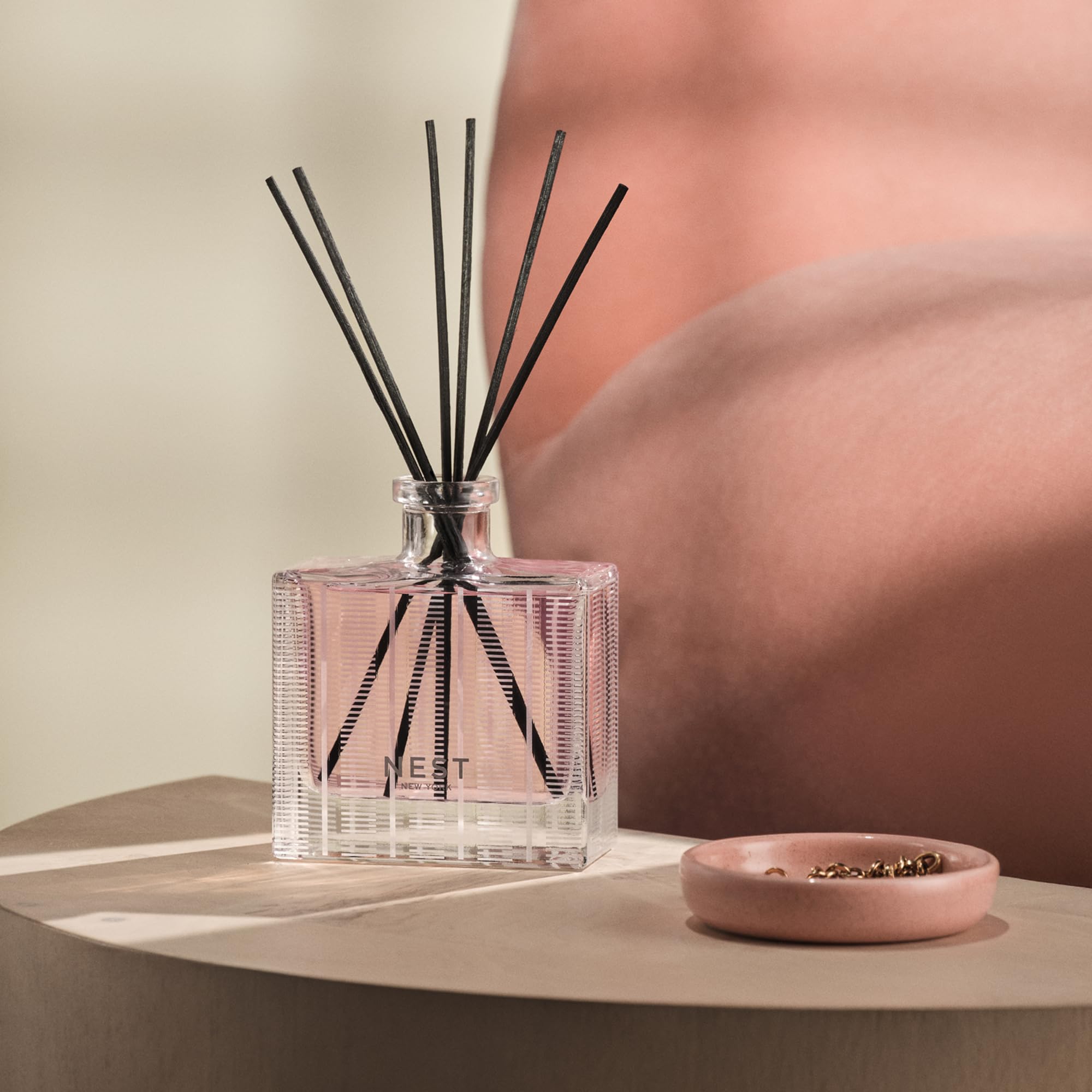 NEST New York fragrance notes rosewater and geranium for a balanced aroma.