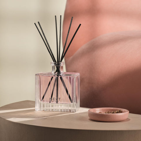 NEST New York fragrance notes rosewater and geranium for a balanced aroma.