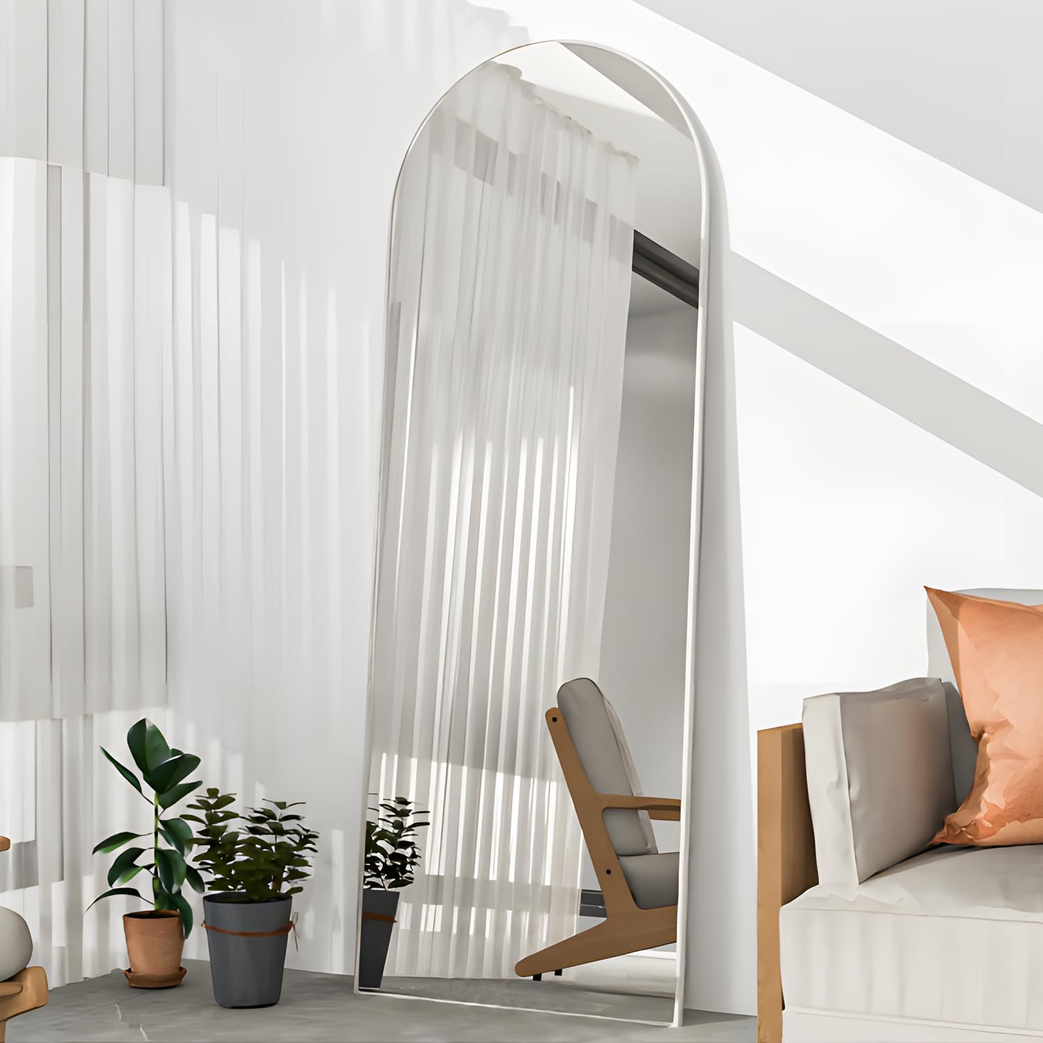 NEUWEABY floor-standing mirror can lean or stand, adapting to your space.