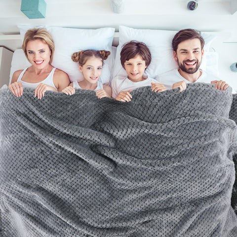 Newwiee four-color throw pack offers versatile daily use