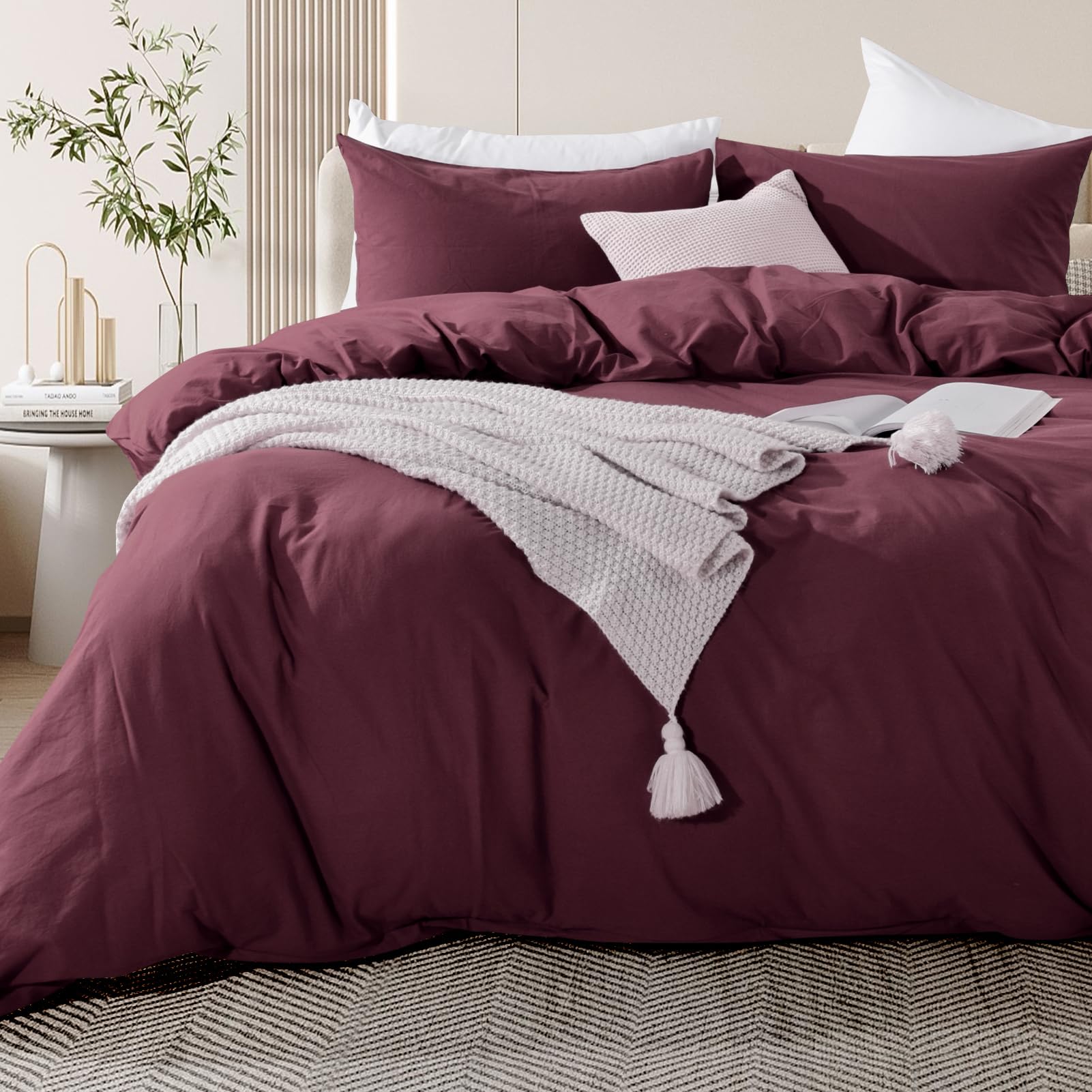 NEXHOME PRO hidden zipper closure detail on burgundy duvet cover
