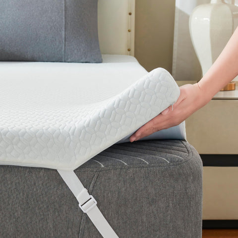 Ninemoon cooling memory foam topper provides a cooler sleep surface for queen beds.