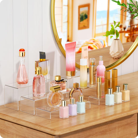 NIUBEE floating-effect risers create a suspended, eye-catching display.