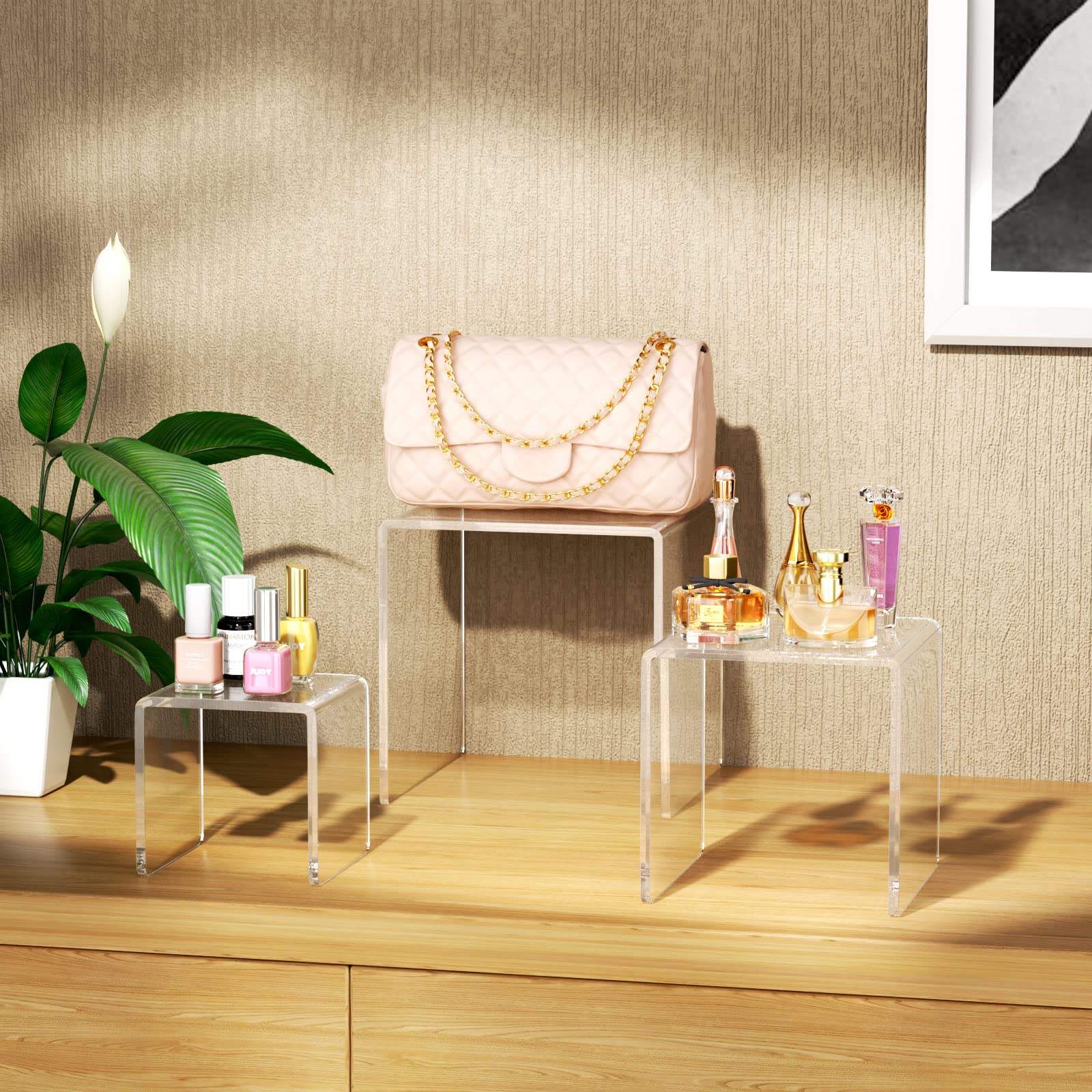 NIUBEE two sets of cubic risers ready for flexible display setups