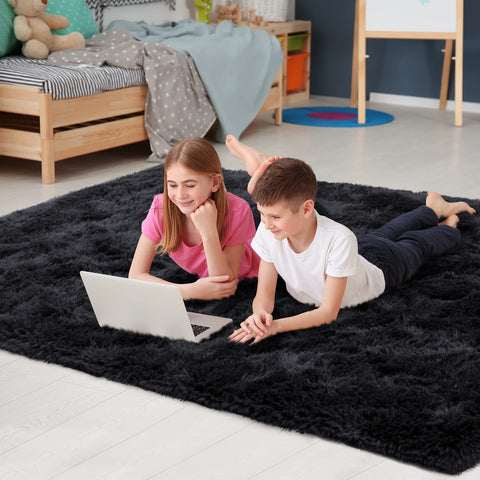 Noahas easy-clean rug is machine washable for quick refreshes