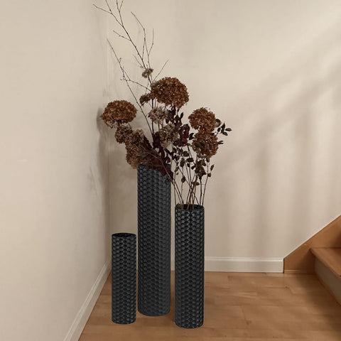 NOLIPED wide-mouth openings ideal for pampas grass and stems.