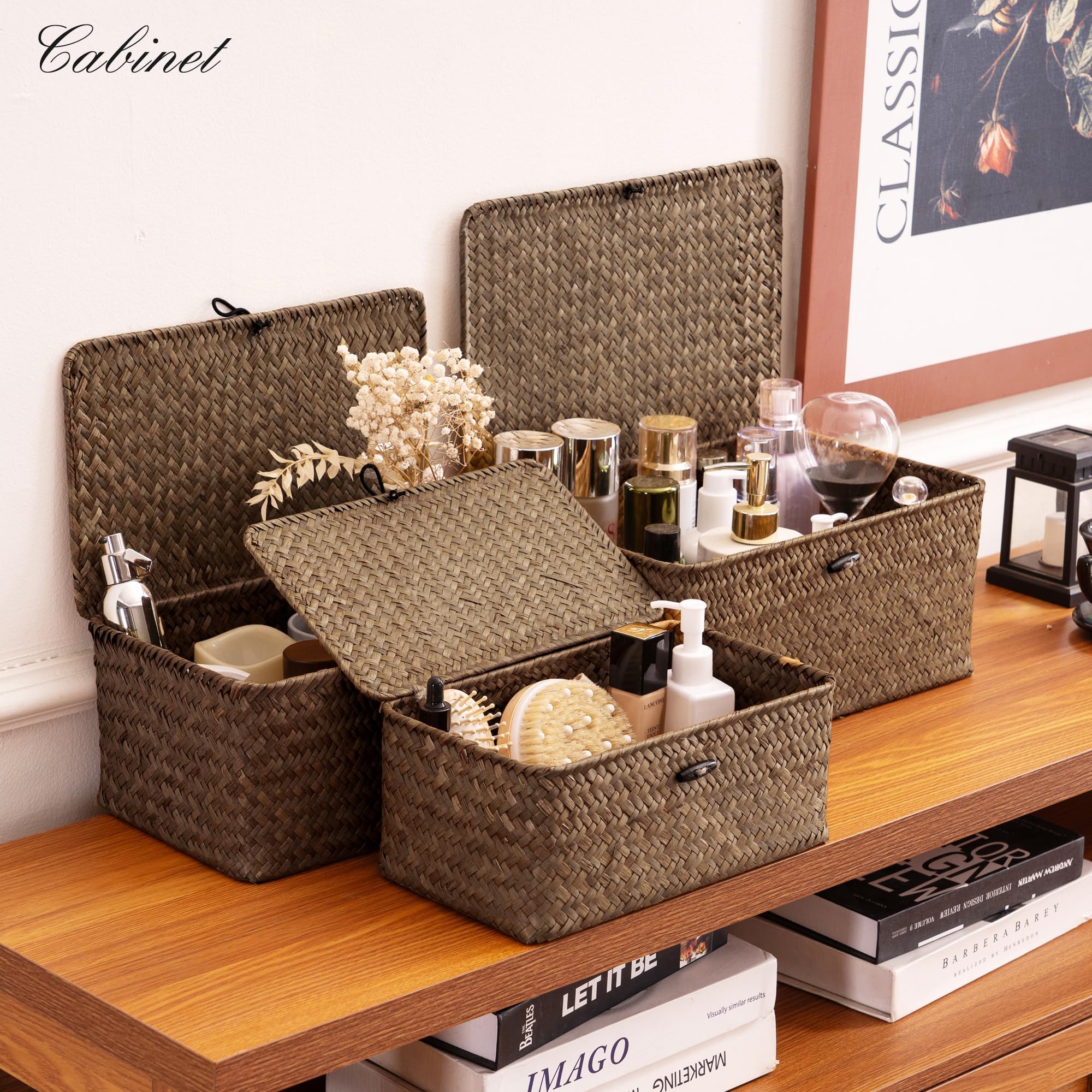 Nonam Seagrass Storage Basket with lid closed for neat stacking.