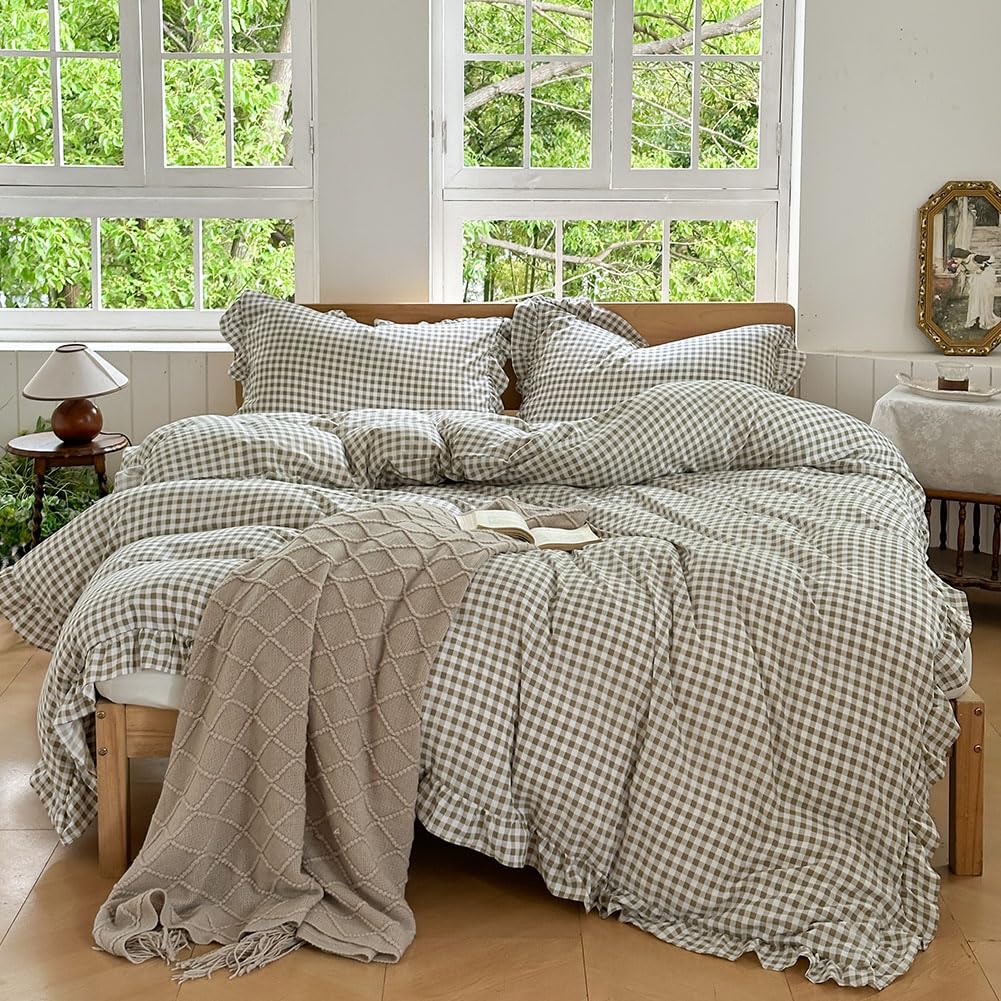 NSNLGSGC tan gingham bedroom ambiance adds timeless charm