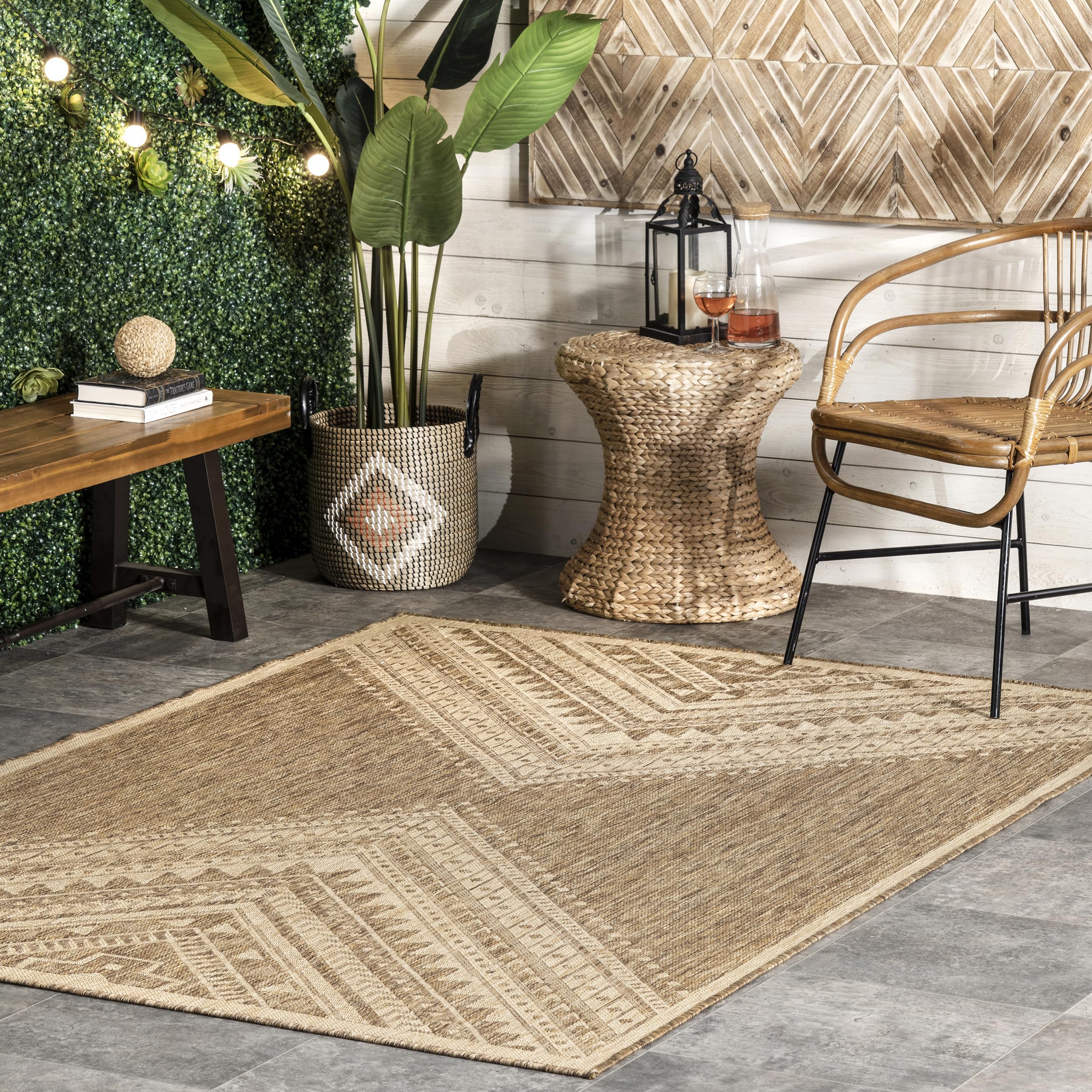 nuLOOM Landry geometric-pattern rug for outdoor spaces—durable and stylish.