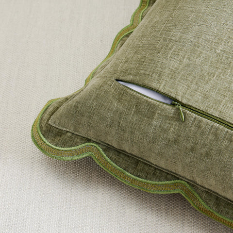 Ohocut hidden zipper detail for clean lines and easy pillow insertion.