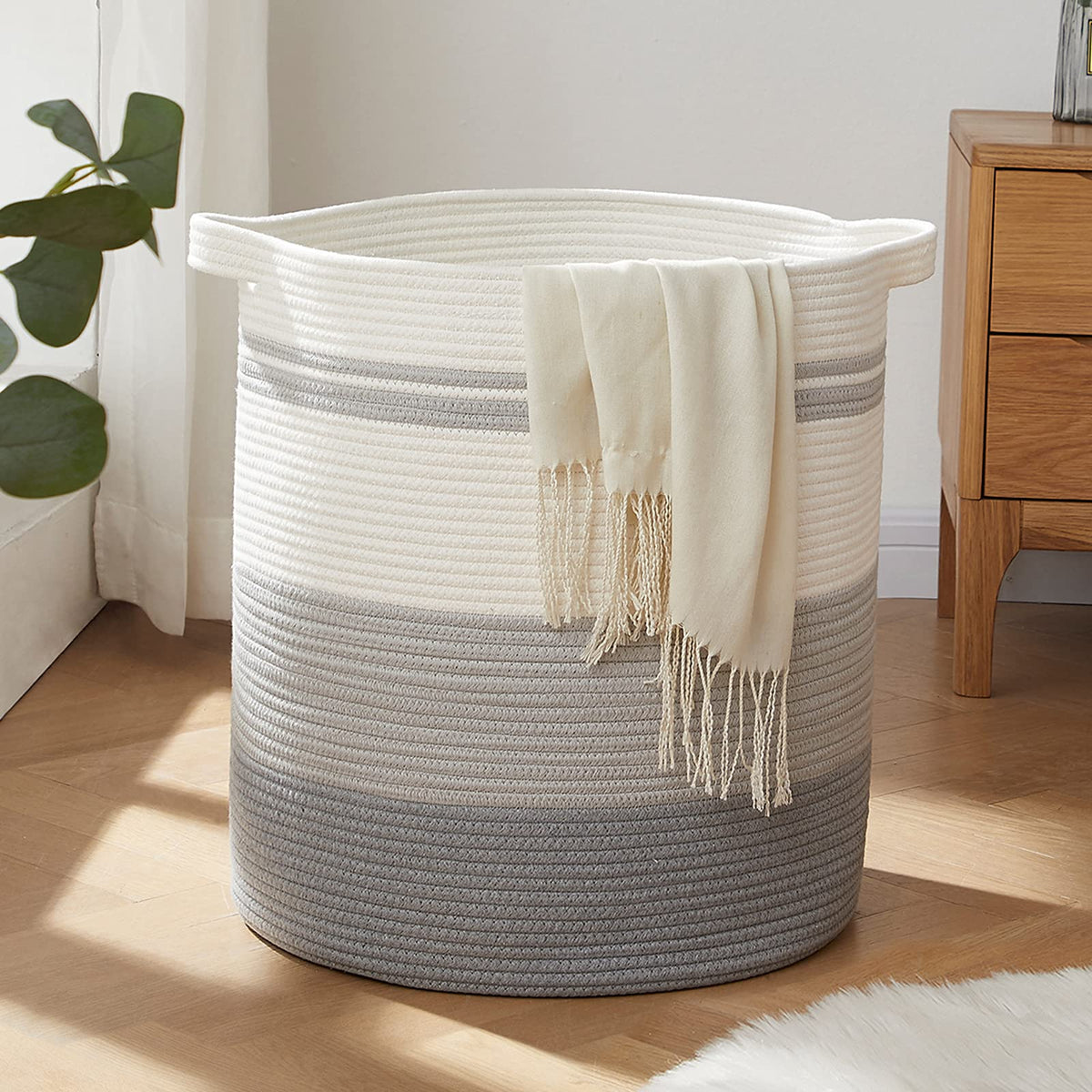 OIAHOMY 80L laundry hamper front view showing ample capacity for blankets