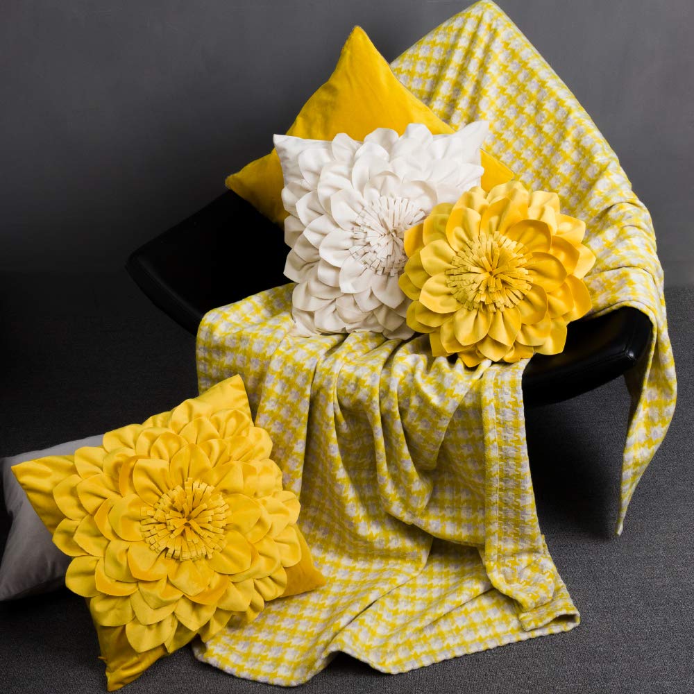 OiseauVoler gift-ready pillow cover makes a thoughtful housewarming present