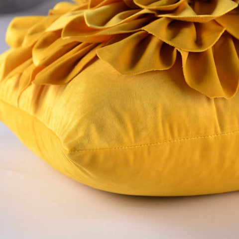 OiseauVoler washable velvet cover is easy to care for and fresh