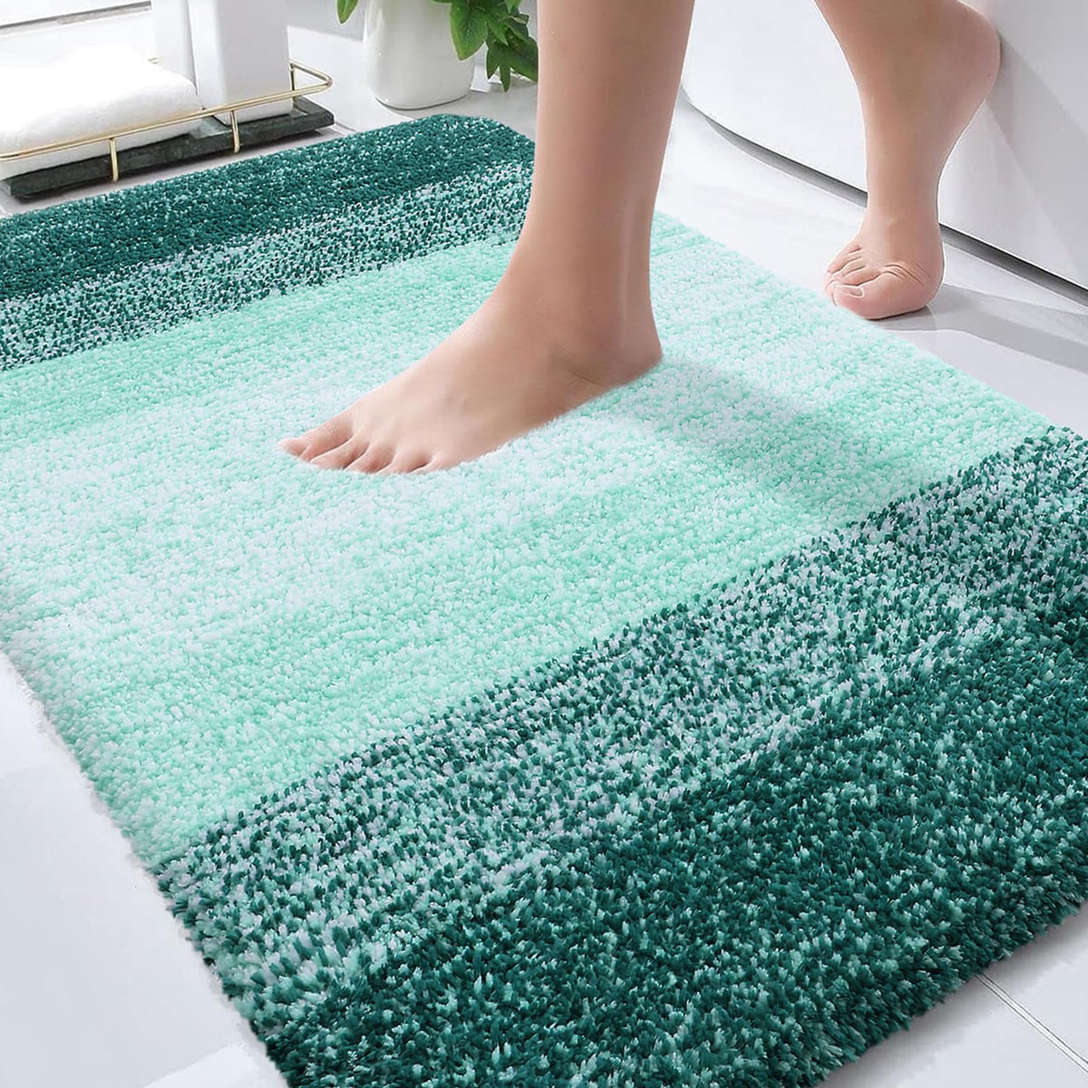 OLANLY bath mat 30x20 with soft-pile close-up for cozy foot comfort.