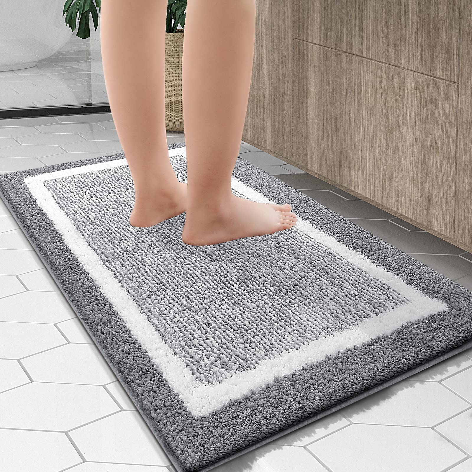 OLANLY durable bath rug withstands frequent washing
